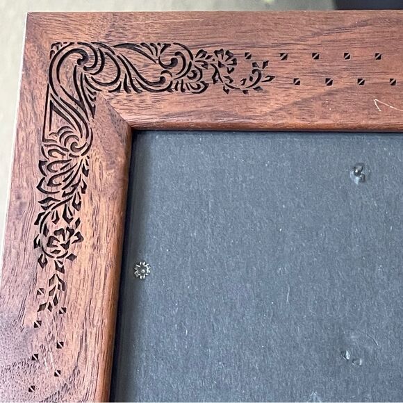 Vintage Amerigo Lasercraft 5” x 7” Laser Cut Wooden Photo Frame - Picture 2 of 11